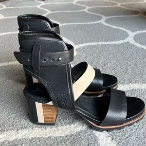 Sorel Black and Beige Leather Block Heel Sandals
